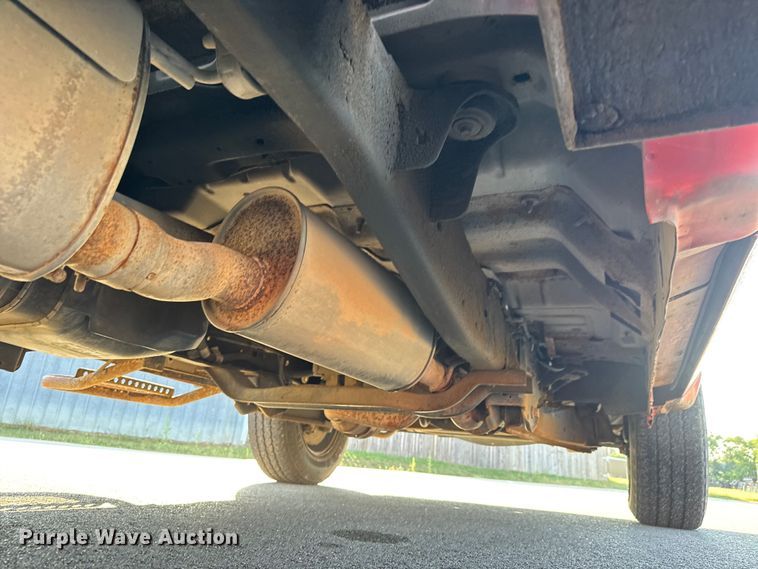 image for item EM8103 2016 Ford F250 Super Duty utility bed pickup truck