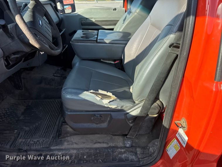 image for item EM8103 2016 Ford F250 Super Duty utility bed pickup truck