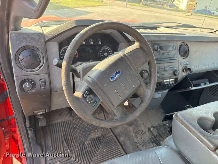 image for item EM8103 2016 Ford F250 Super Duty utility bed pickup truck