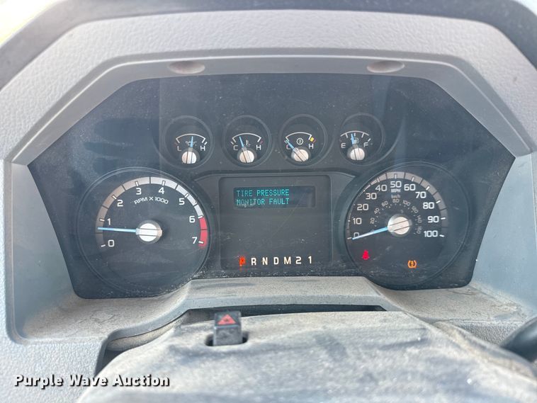 image for item EM8103 2016 Ford F250 Super Duty utility bed pickup truck