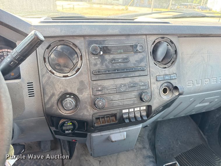 image for item EM8103 2016 Ford F250 Super Duty utility bed pickup truck