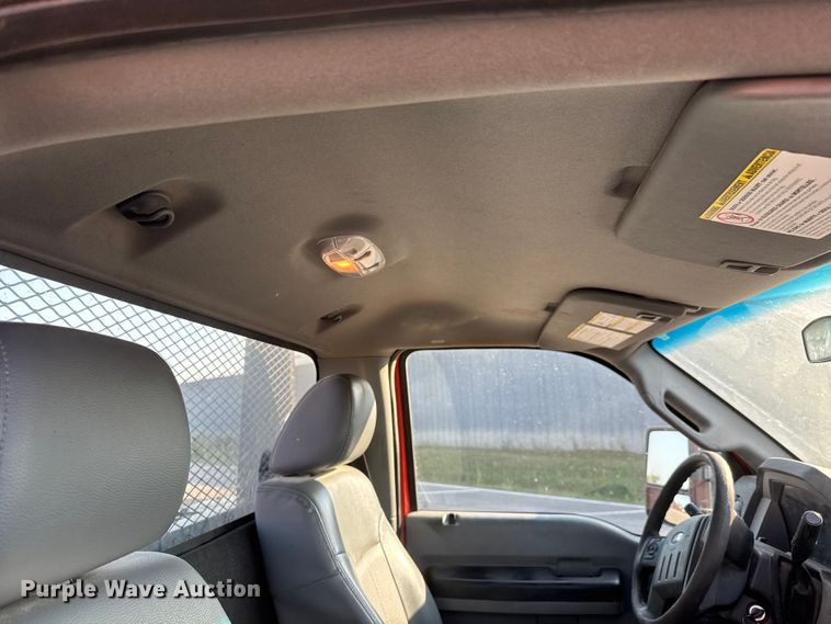 image for item EM8103 2016 Ford F250 Super Duty utility bed pickup truck