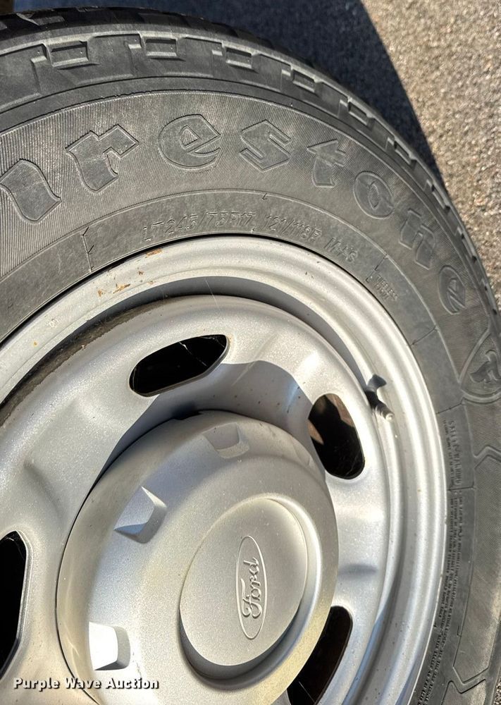 image for item EM8103 2016 Ford F250 Super Duty utility bed pickup truck