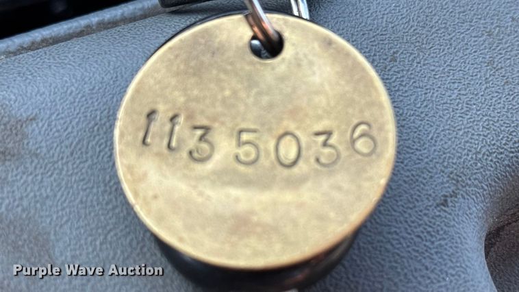 image for item EM8103 2016 Ford F250 Super Duty utility bed pickup truck