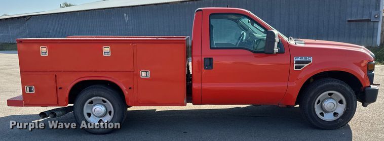 image for item EM8105 2009 Ford F250 Super Duty utility bed pickup truck