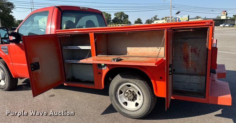 image for item EM8105 2009 Ford F250 Super Duty utility bed pickup truck