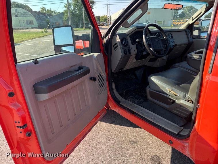 image for item EM8105 2009 Ford F250 Super Duty utility bed pickup truck