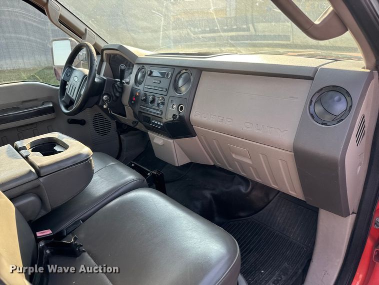 image for item EM8105 2009 Ford F250 Super Duty utility bed pickup truck