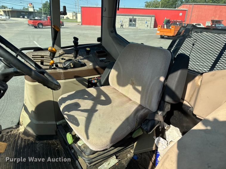 image for item EM8106 2005 John Deere 6415 tractor