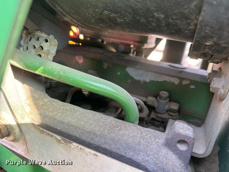 image for item EM8106 2005 John Deere 6415 tractor