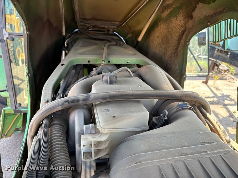 image for item EM8106 2005 John Deere 6415 tractor