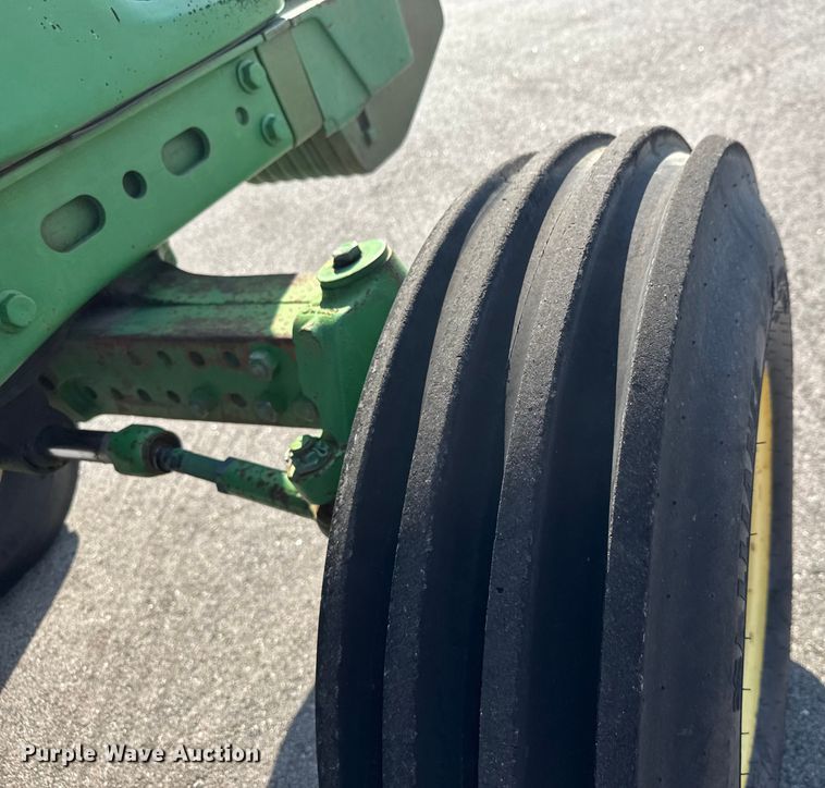 image for item EM8106 2005 John Deere 6415 tractor