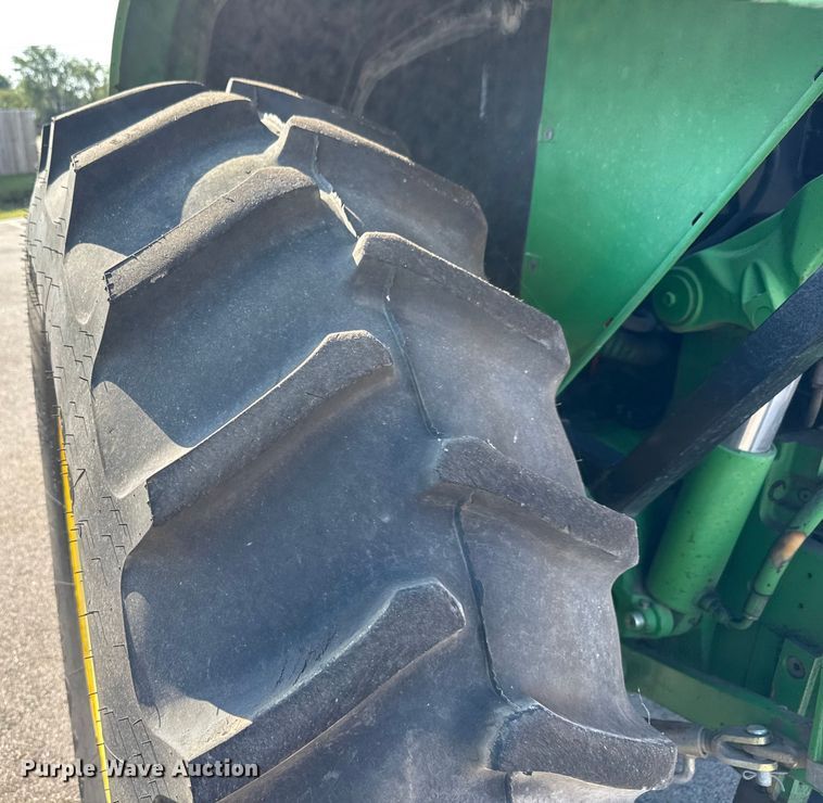 image for item EM8106 2005 John Deere 6415 tractor