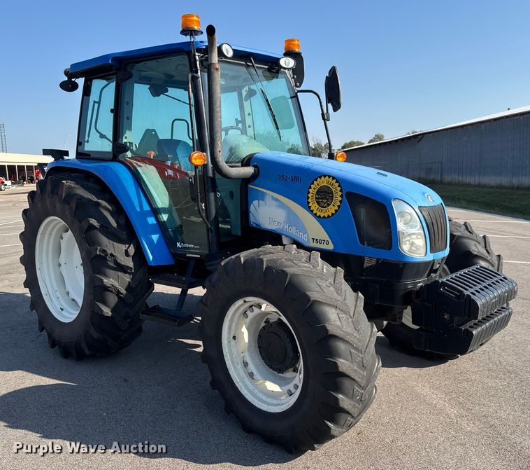 image for item EM8108 2011 New Holland T5070 MFWD tractor