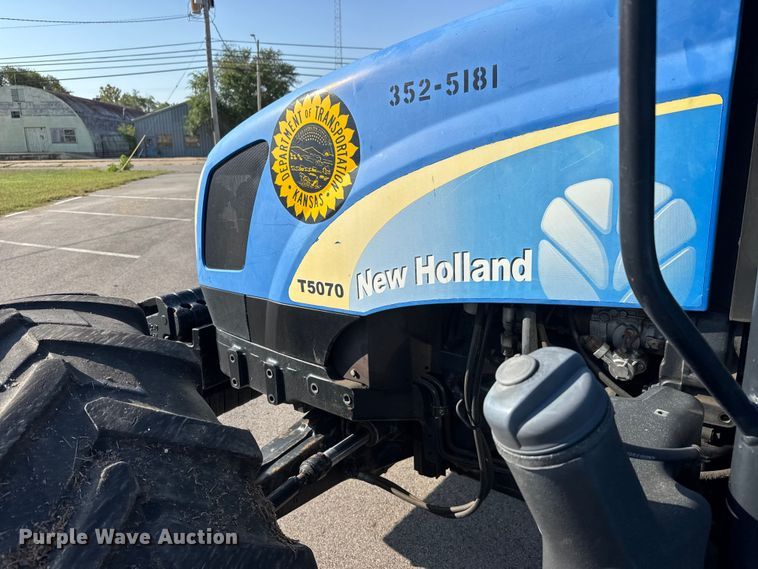 image for item EM8108 2011 New Holland T5070 MFWD tractor