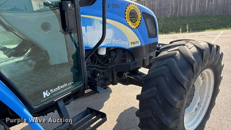 image for item EM8108 2011 New Holland T5070 MFWD tractor