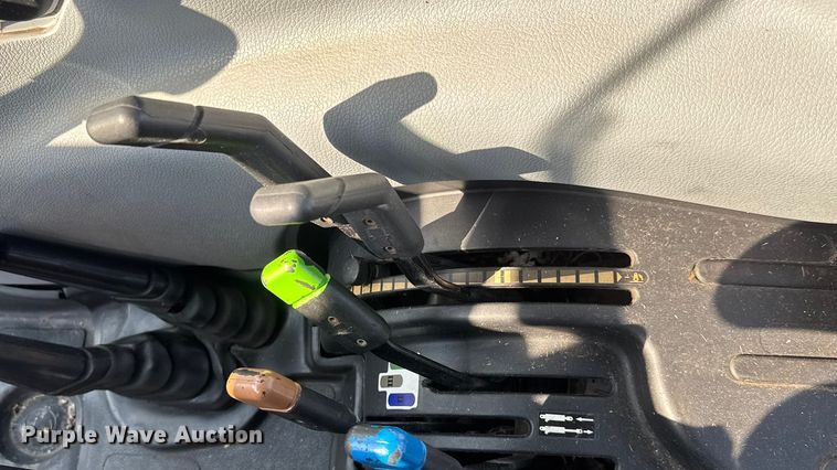 image for item EM8108 2011 New Holland T5070 MFWD tractor