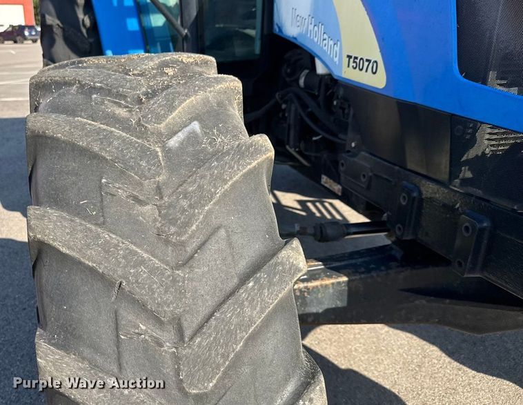 image for item EM8108 2011 New Holland T5070 MFWD tractor