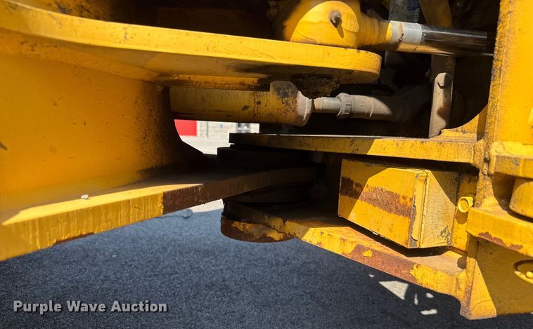 image for item EM8109 2006 John Deere 444J wheel loader