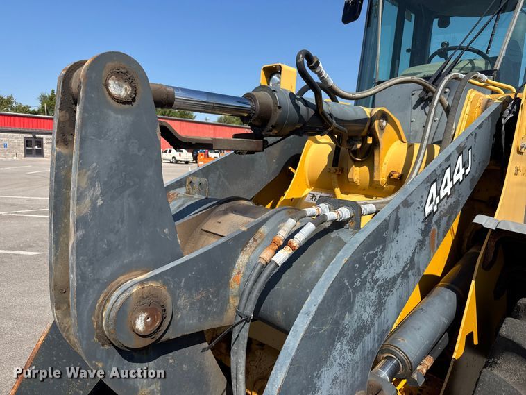 image for item EM8109 2006 John Deere 444J wheel loader