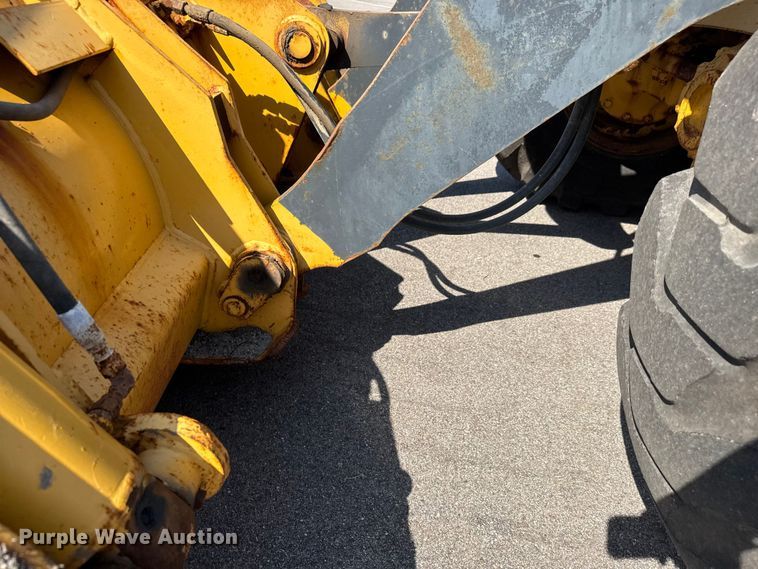 image for item EM8109 2006 John Deere 444J wheel loader