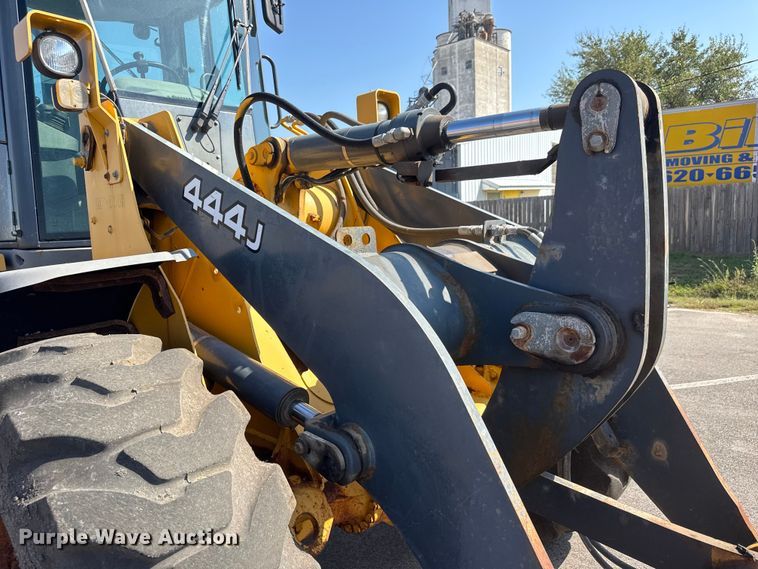 image for item EM8109 2006 John Deere 444J wheel loader