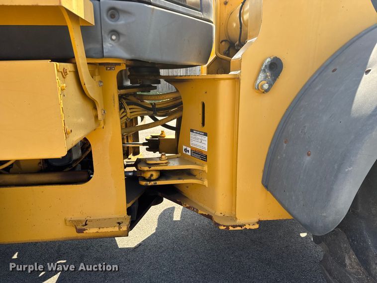 image for item EM8109 2006 John Deere 444J wheel loader