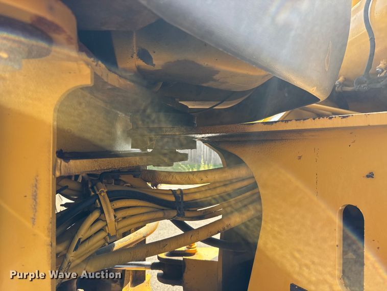 image for item EM8109 2006 John Deere 444J wheel loader