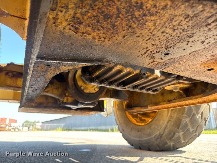 image for item EM8109 2006 John Deere 444J wheel loader