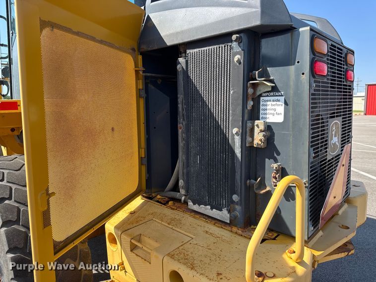 image for item EM8109 2006 John Deere 444J wheel loader