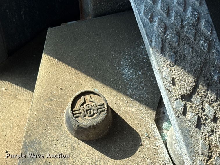 image for item EM8109 2006 John Deere 444J wheel loader