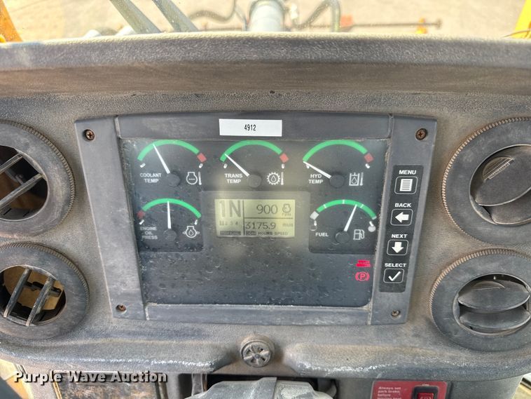 image for item EM8109 2006 John Deere 444J wheel loader