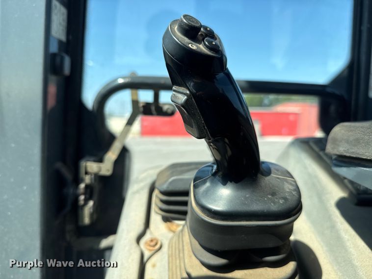 image for item EM8109 2006 John Deere 444J wheel loader