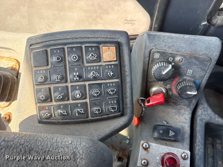 image for item EM8109 2006 John Deere 444J wheel loader