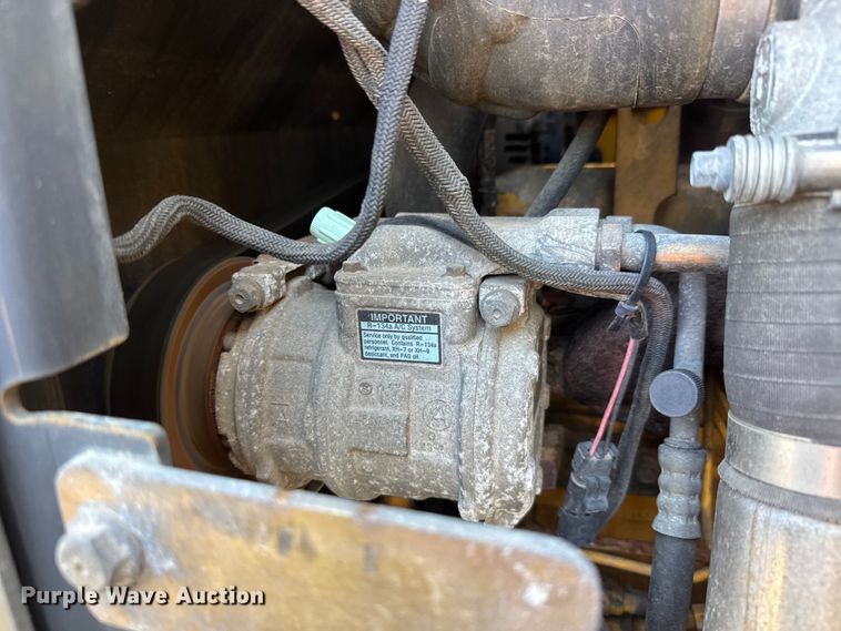 image for item EM8109 2006 John Deere 444J wheel loader