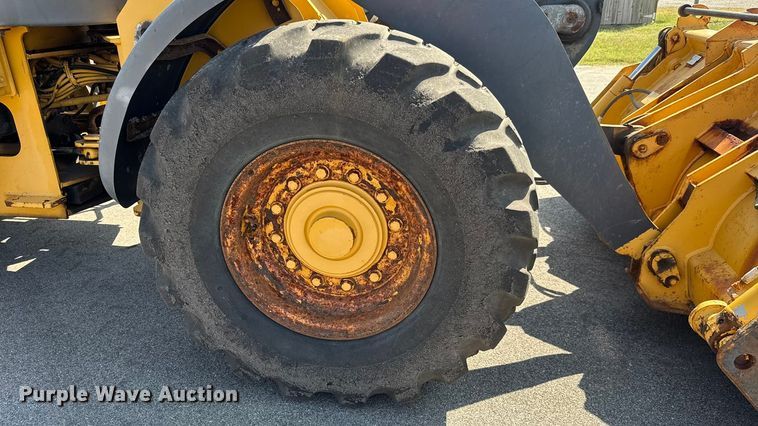 image for item EM8109 2006 John Deere 444J wheel loader