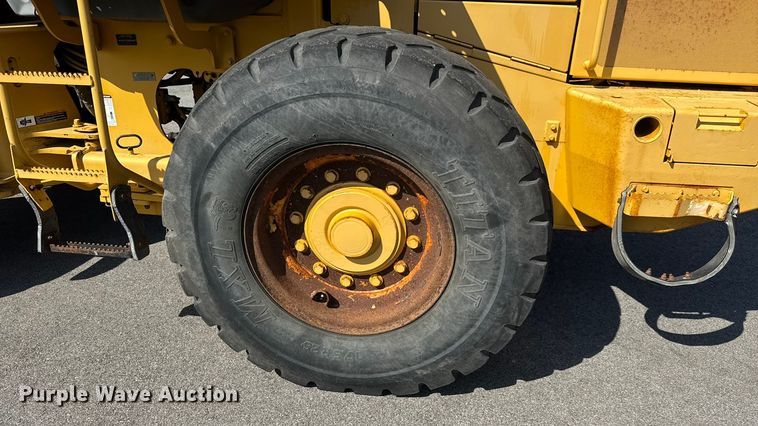 image for item EM8109 2006 John Deere 444J wheel loader