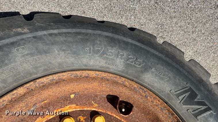 image for item EM8109 2006 John Deere 444J wheel loader