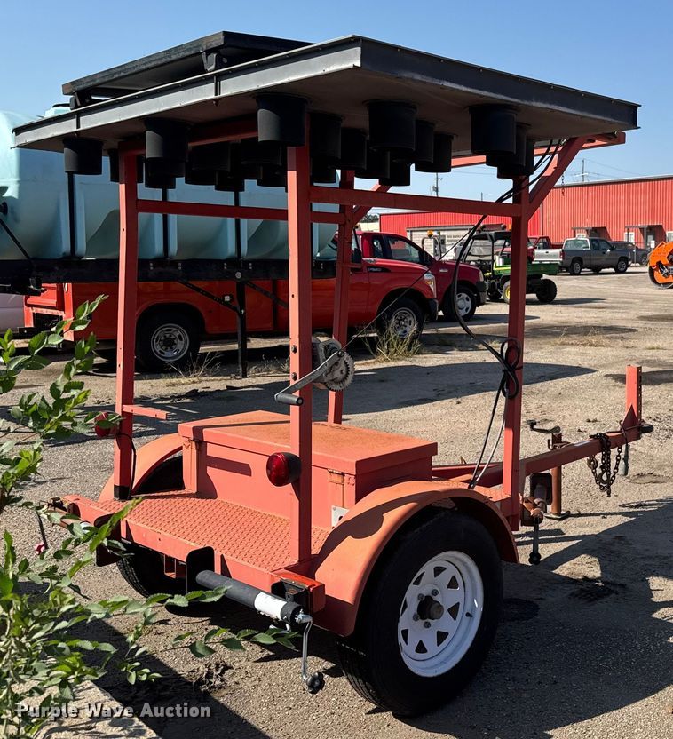 image for item EM8110 2002 Vermac ST-4825 arrow board trailer