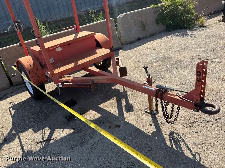 image for item EM8110 2002 Vermac ST-4825 arrow board trailer