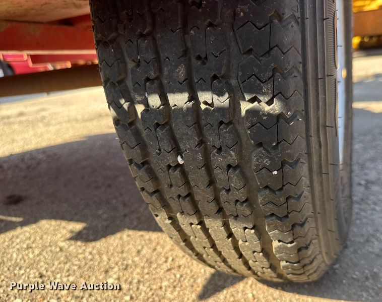 image for item EM8110 2002 Vermac ST-4825 arrow board trailer