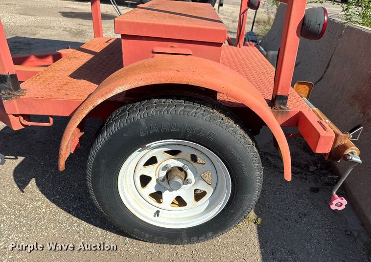 image for item EM8110 2002 Vermac ST-4825 arrow board trailer