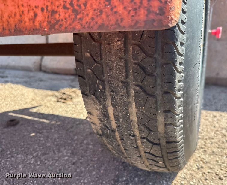 image for item EM8110 2002 Vermac ST-4825 arrow board trailer