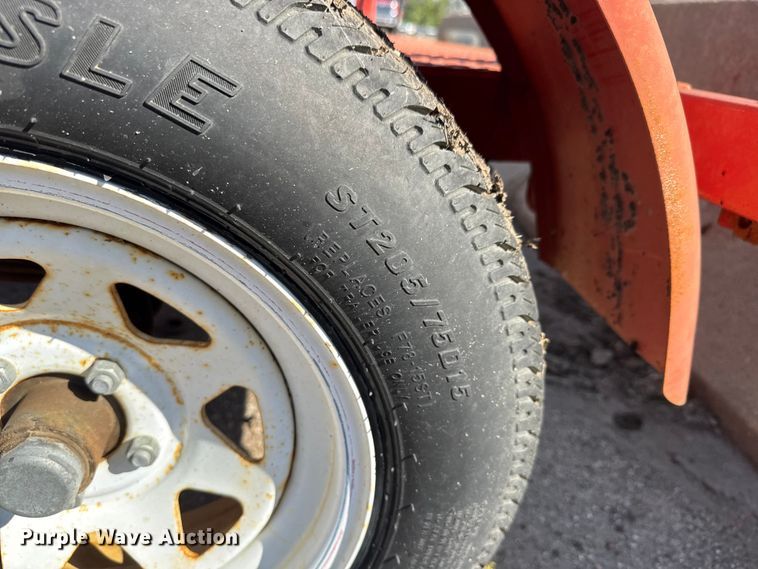 image for item EM8110 2002 Vermac ST-4825 arrow board trailer