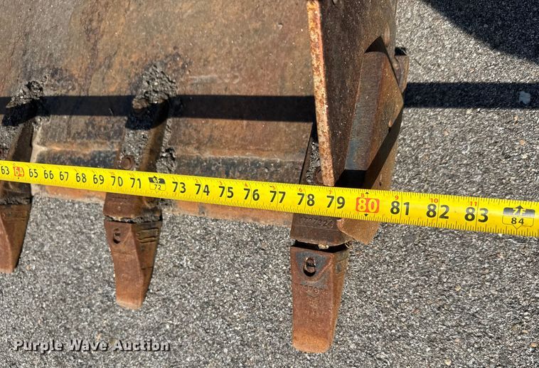 image for item EM8111 2007 Bobcat S250 skid steer loader