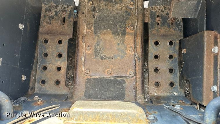 image for item EM8111 2007 Bobcat S250 skid steer loader