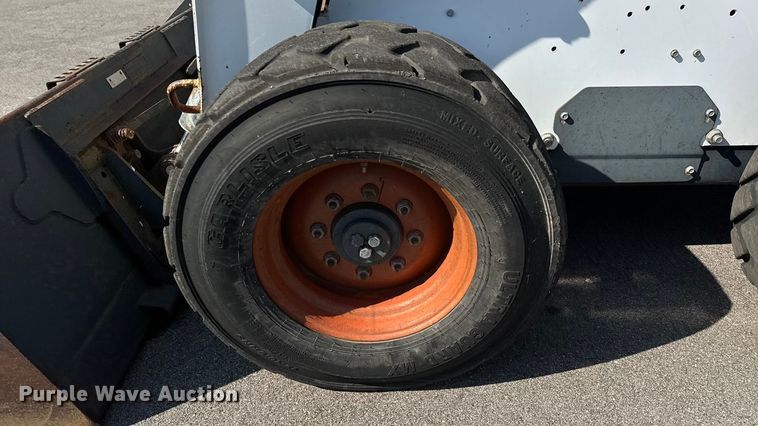 image for item EM8111 2007 Bobcat S250 skid steer loader