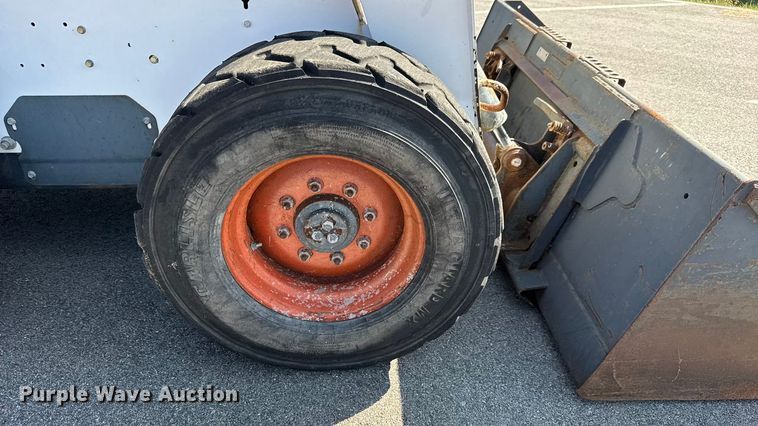 image for item EM8111 2007 Bobcat S250 skid steer loader