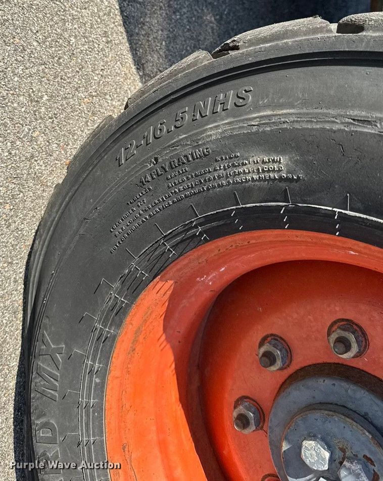 image for item EM8111 2007 Bobcat S250 skid steer loader