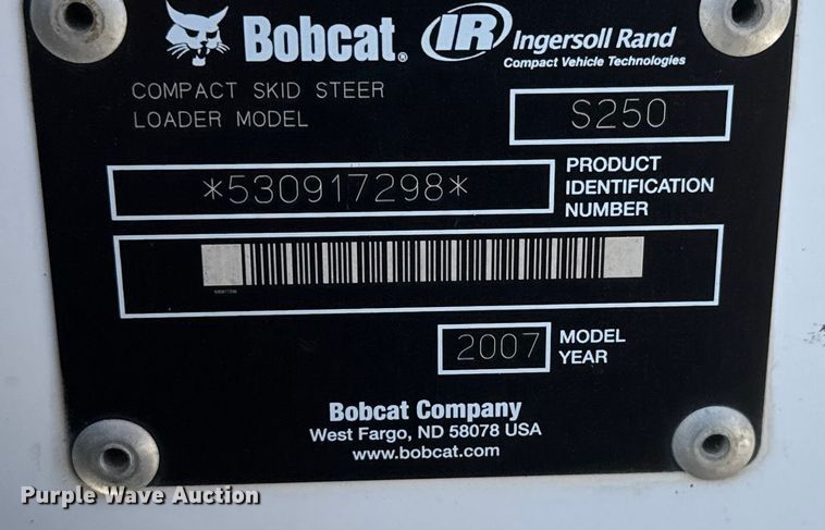 image for item EM8111 2007 Bobcat S250 skid steer loader